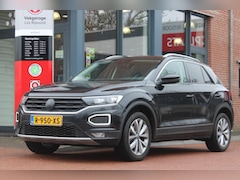 Volkswagen T-Roc - 1.5 TSI Aut. *Business* | Trekhaak | Camera | Adaptive Cruise Control | Carplay | Climate