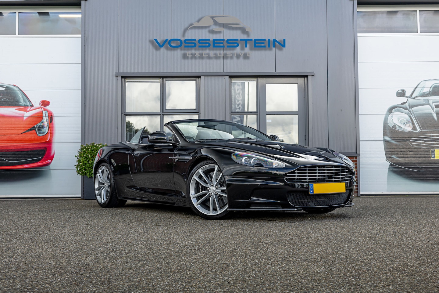 Aston Martin DBS Volante - 6.0 V12 6-Speed Manual *!*Only 43 worldwide*!* - AutoWereld.nl
