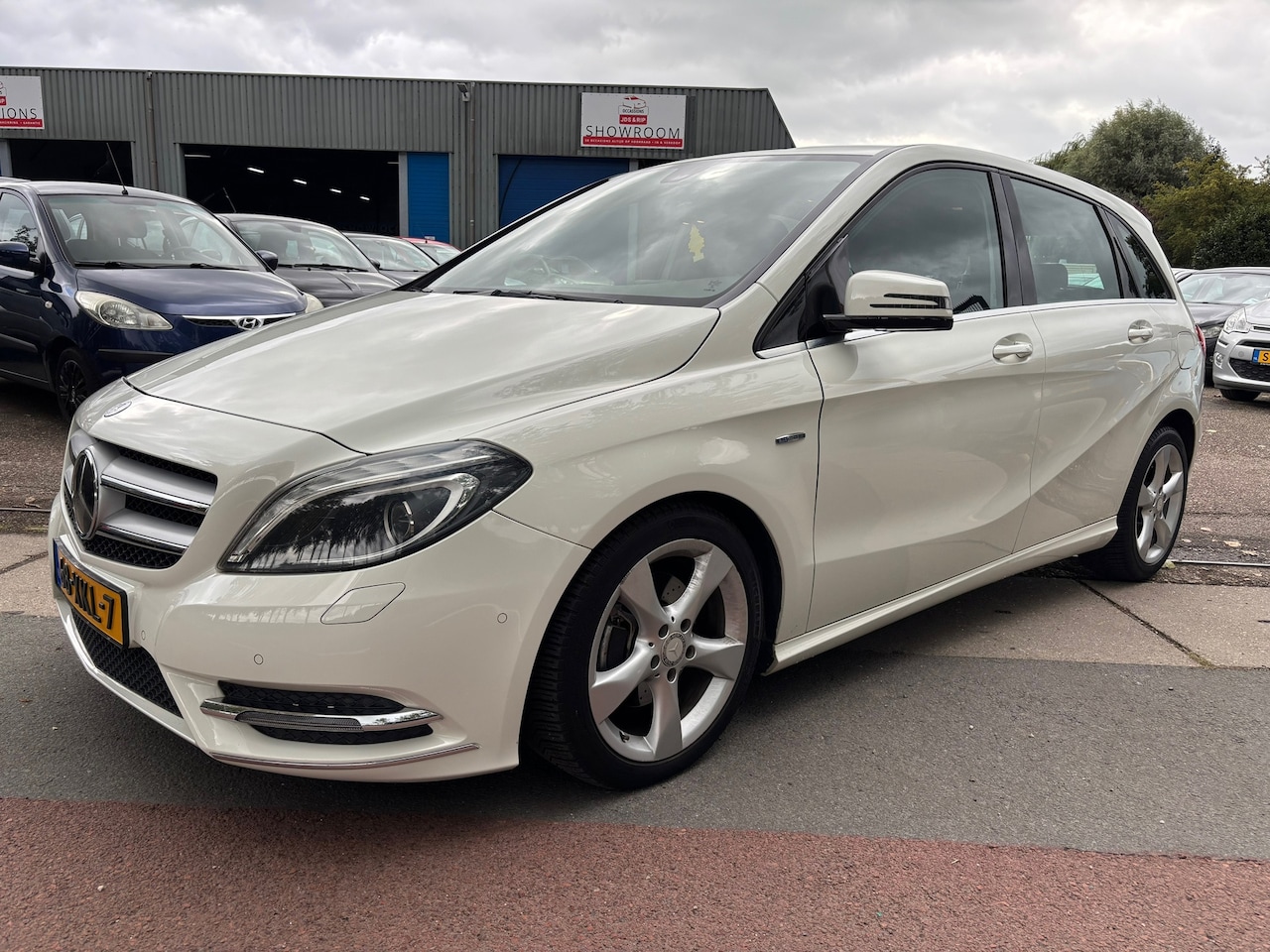 Mercedes-Benz B-klasse - 180 Ambition. Airco ! Navi ! - AutoWereld.nl