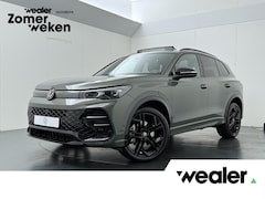 Volkswagen Tiguan - 1.5 eHybrid R-Line Edition | 272 PK | SoH 100% | Trekhaak wegklapbaar | Adaptive Cruise Co