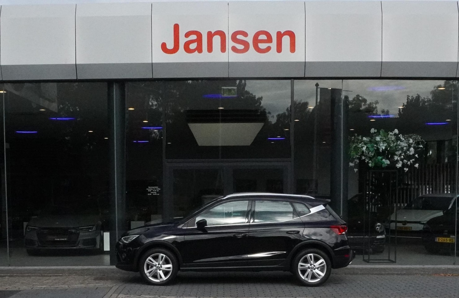 SEAT Arona - 1.0 TSI Xcellence Business Intense | FR | CARPLAY | ACC | PARKEERHULP V+A | TREKHAAK | NAV - AutoWereld.nl