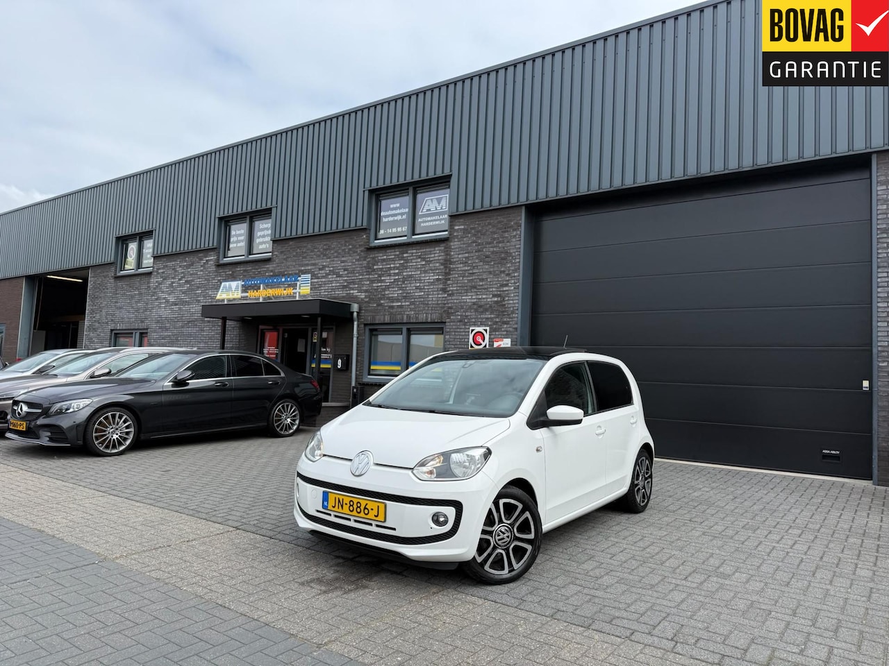 Volkswagen Up! - 1.0 high up! BlueMotion | 2E EIGENAAR | 3/6/12MND GARANTIE | PANO | CRUISE | AIRCO | NAVI - AutoWereld.nl