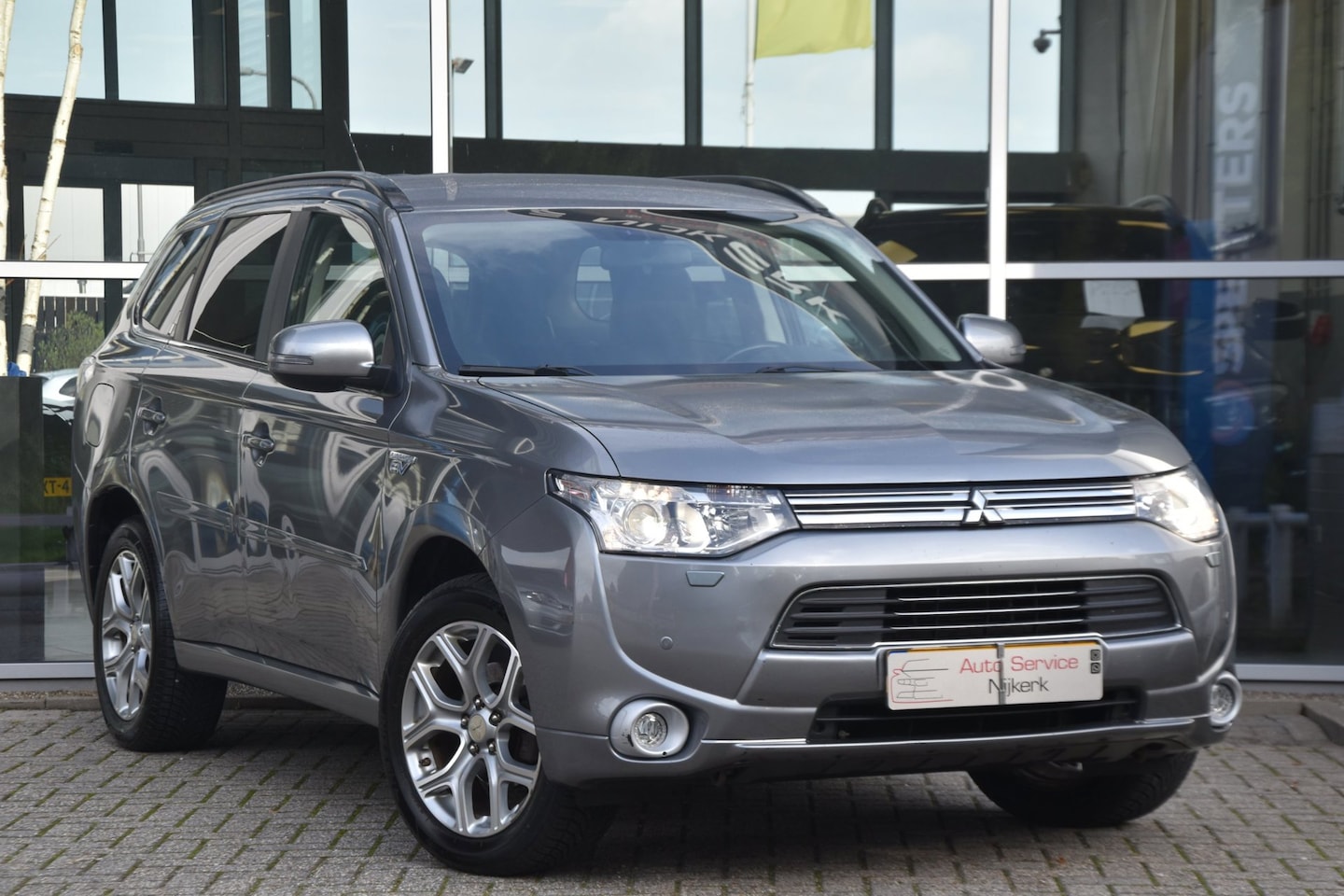 Mitsubishi Outlander - 2.0 PHEV Executive Edition Airco Leder Pdc Camera 1ste Eigenaar - AutoWereld.nl