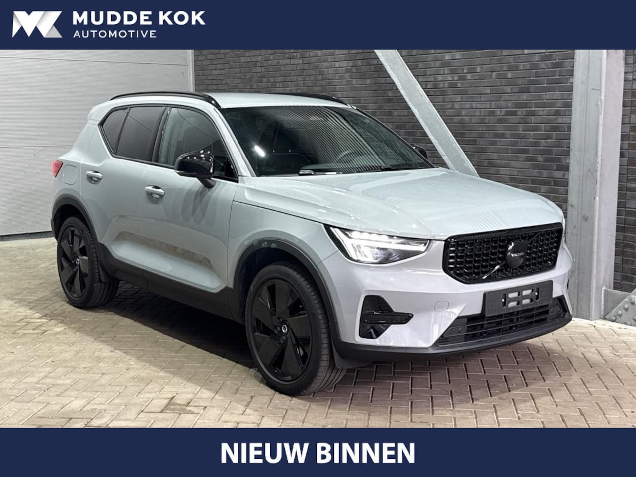 Volvo XC40 - 2.0 B3 Plus Black Edition | Harman/Kardon | Pilot Assist | Camera | BLIS | Memory | Stoel+ - AutoWereld.nl