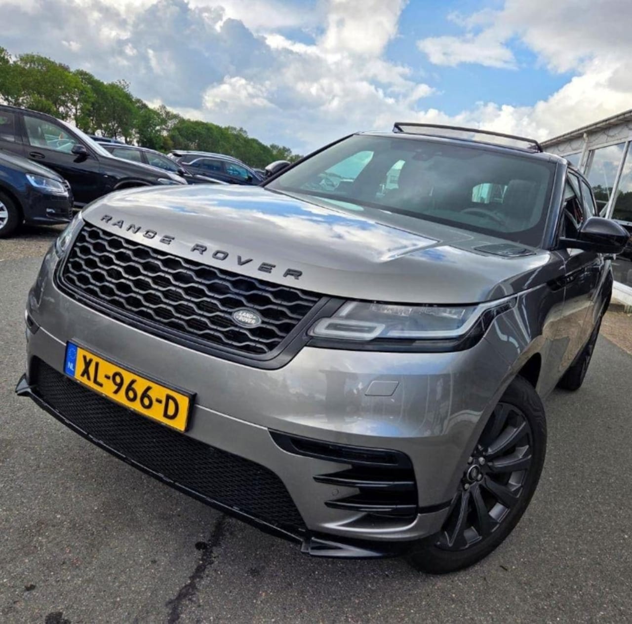 Land Rover Range Rover Velar - 2.0 R-DYNAMIC PANO+ Exclusief! - AutoWereld.nl