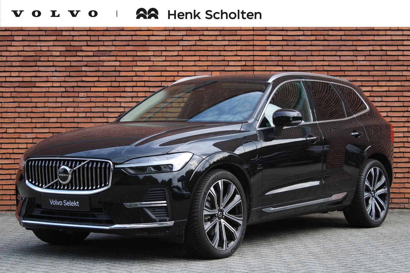 Volvo XC60 - T6 AWD Essential Bright | Panoramisch Schuif-kanteldak | Lederen bekleding | Adaptieve Cru - AutoWereld.nl