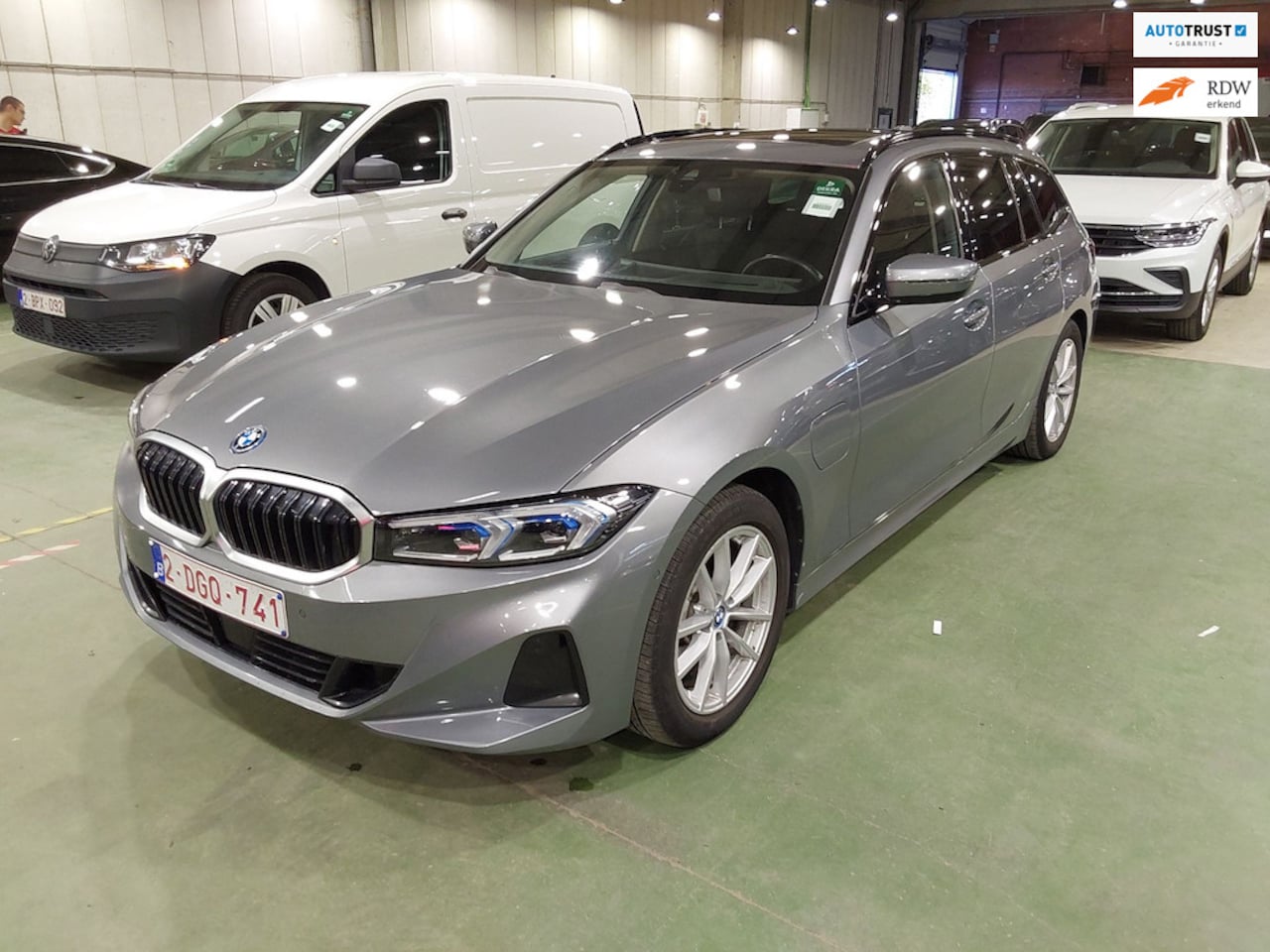 BMW 3-serie Touring - 320e Pano / Leer / EL. Trek BTW ALL IN - AutoWereld.nl