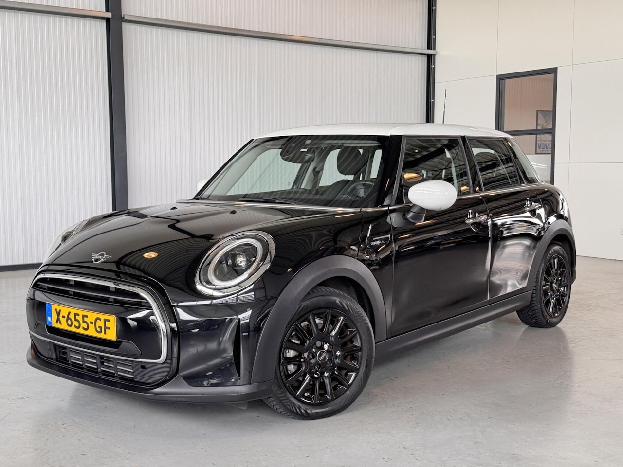 MINI 5-Deurs - 1.5 Cooper Camden Edition Automaat - AutoWereld.nl