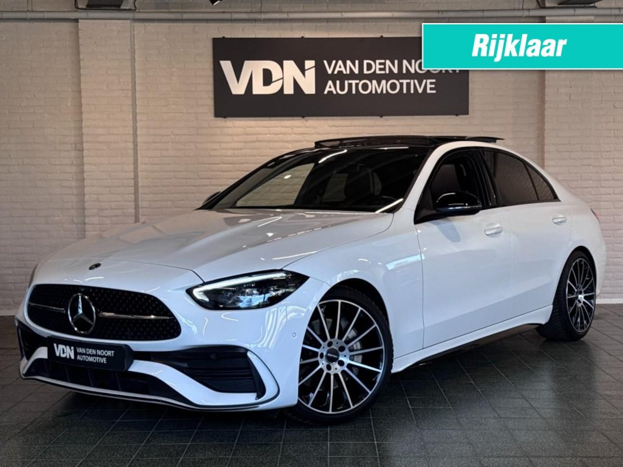 Mercedes-Benz C-klasse - 180 AMG Line Night BTW Pano Camera Stoelv Alcantara 19'' - AutoWereld.nl