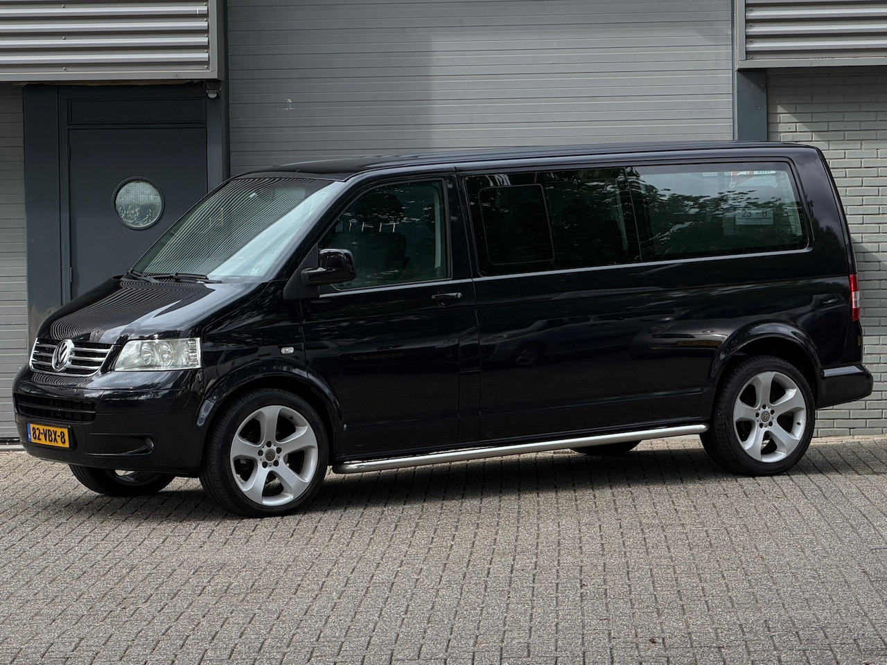 Volkswagen Transporter - 2.5 TDI 340 Trendline DC 2.5 TDI 340 Trendline DC , CARAVELLE , 6 PERSOONS - AutoWereld.nl