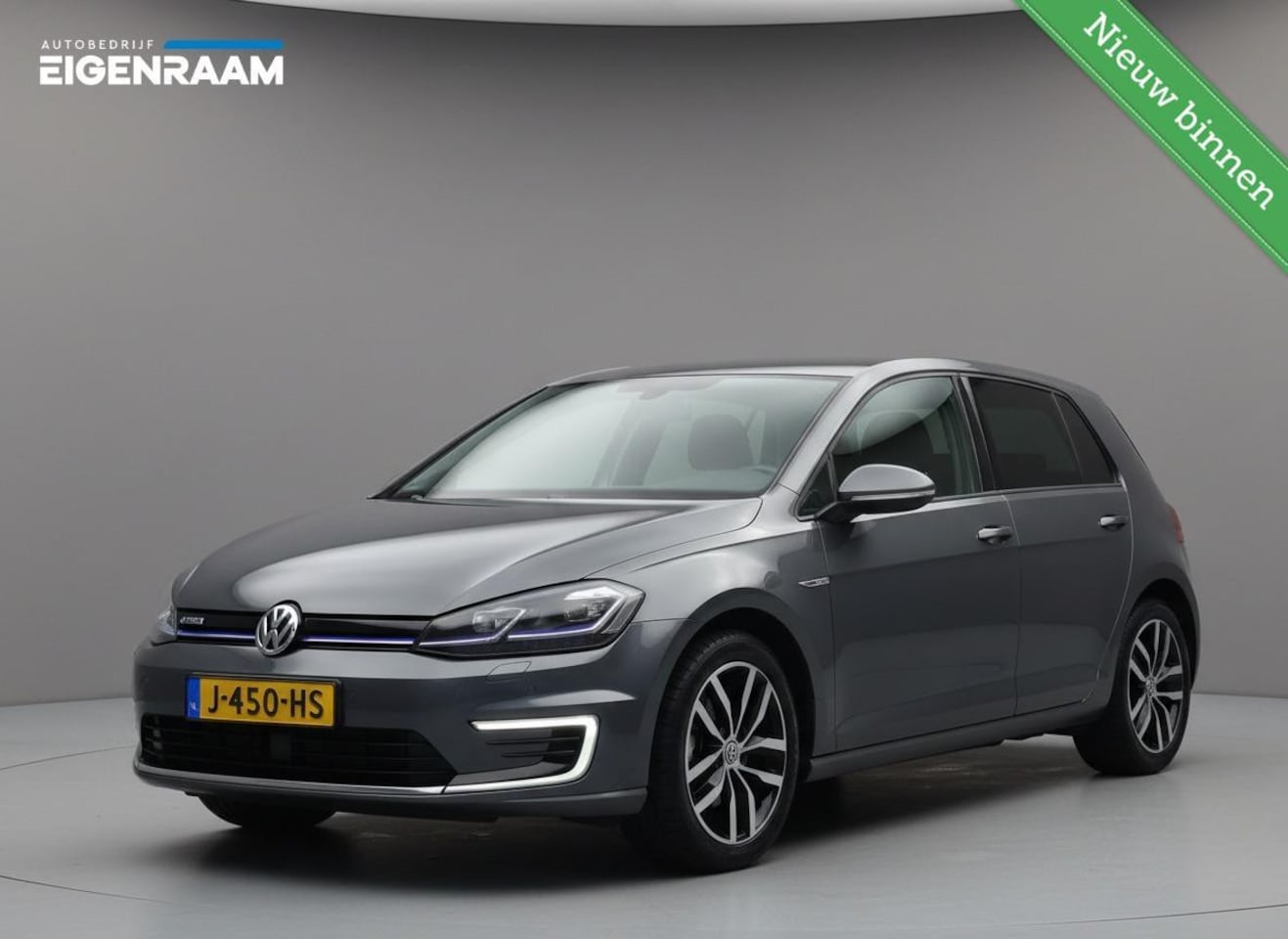 Volkswagen e-Golf - | LED | Camera | ACC | Dode hoek | Stoelverwarming | SOH 92,7% | Warmtepomp | Virtual Cock - AutoWereld.nl