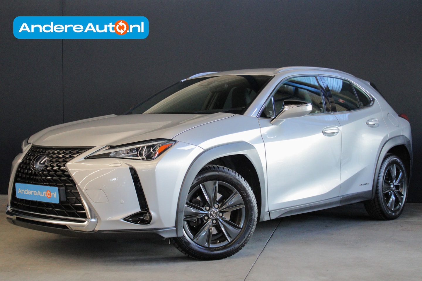 Lexus UX - 250h Business Line |parkeersensoren|stoel/stuurverwarming|Apple/Android|ACC| - AutoWereld.nl