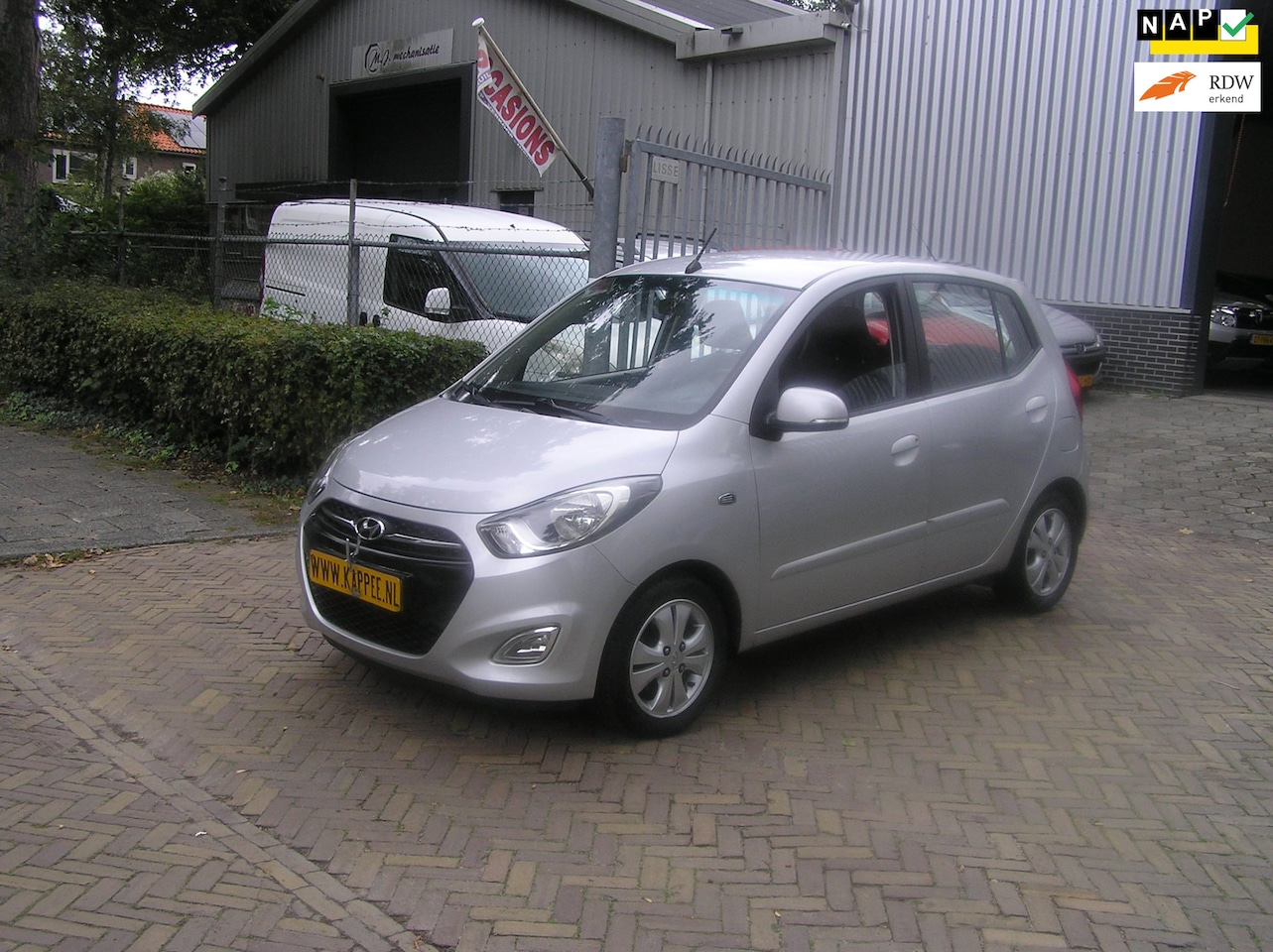 Hyundai i10 - 1.2 i-Catcher 170d km nap 1e eigenaar airco nieuwe apk - AutoWereld.nl