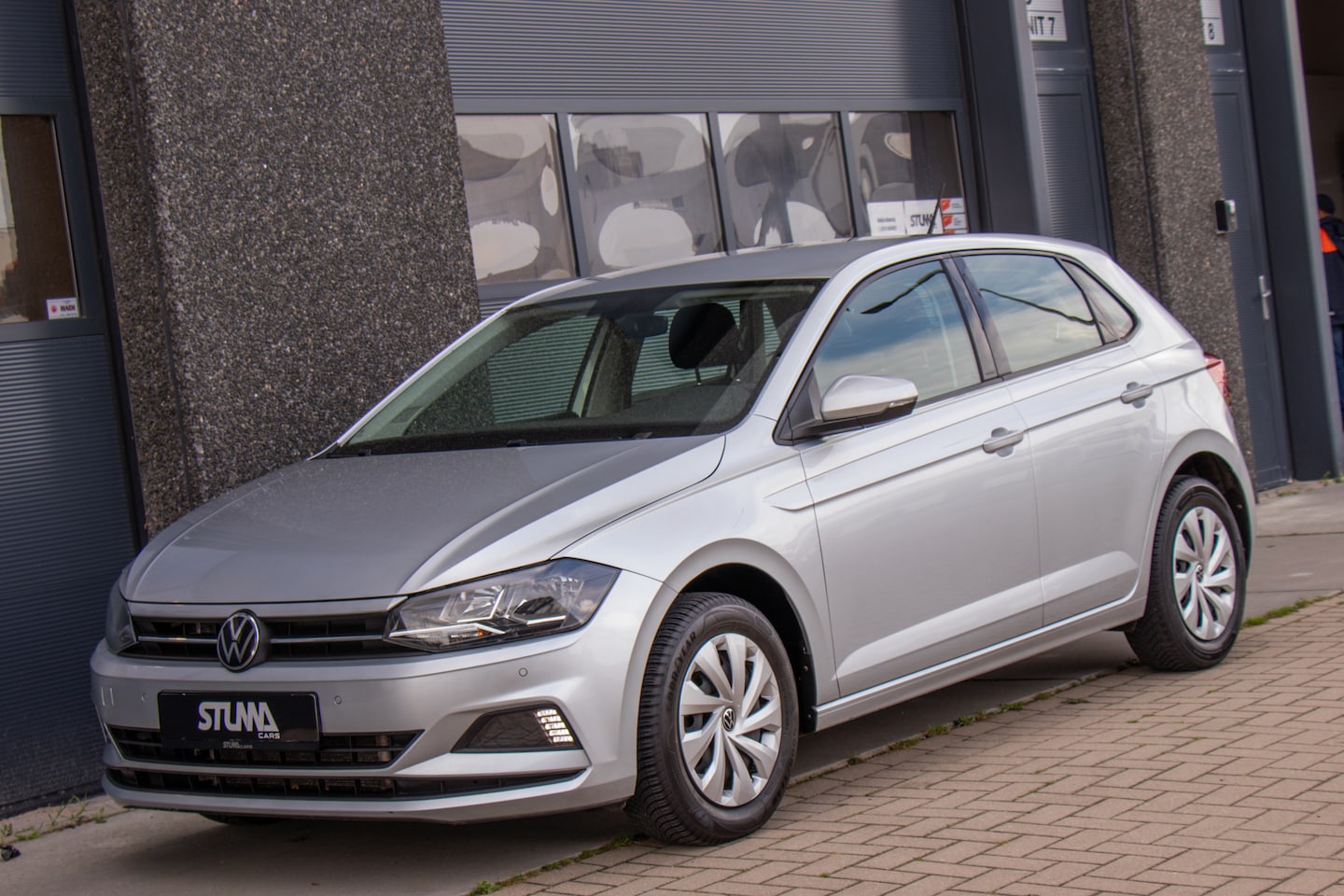 Volkswagen Polo - 1.0 TSI Comfortline Business | DSG Automaat | Airco | DAB | Stuurbediening | Navigatie | C - AutoWereld.nl