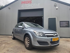 Opel Astra - 1.4 Essentia
