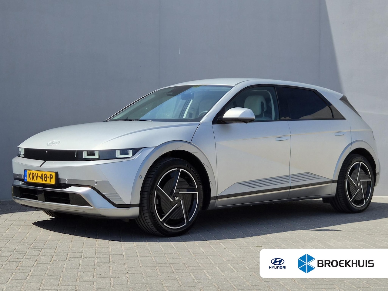 Hyundai IONIQ 5 - Lounge AWD 84 kWh / SOH 99% / Fabrieksgarantie tot 02-2030 / CCS snelladen / Head Up Displ - AutoWereld.nl