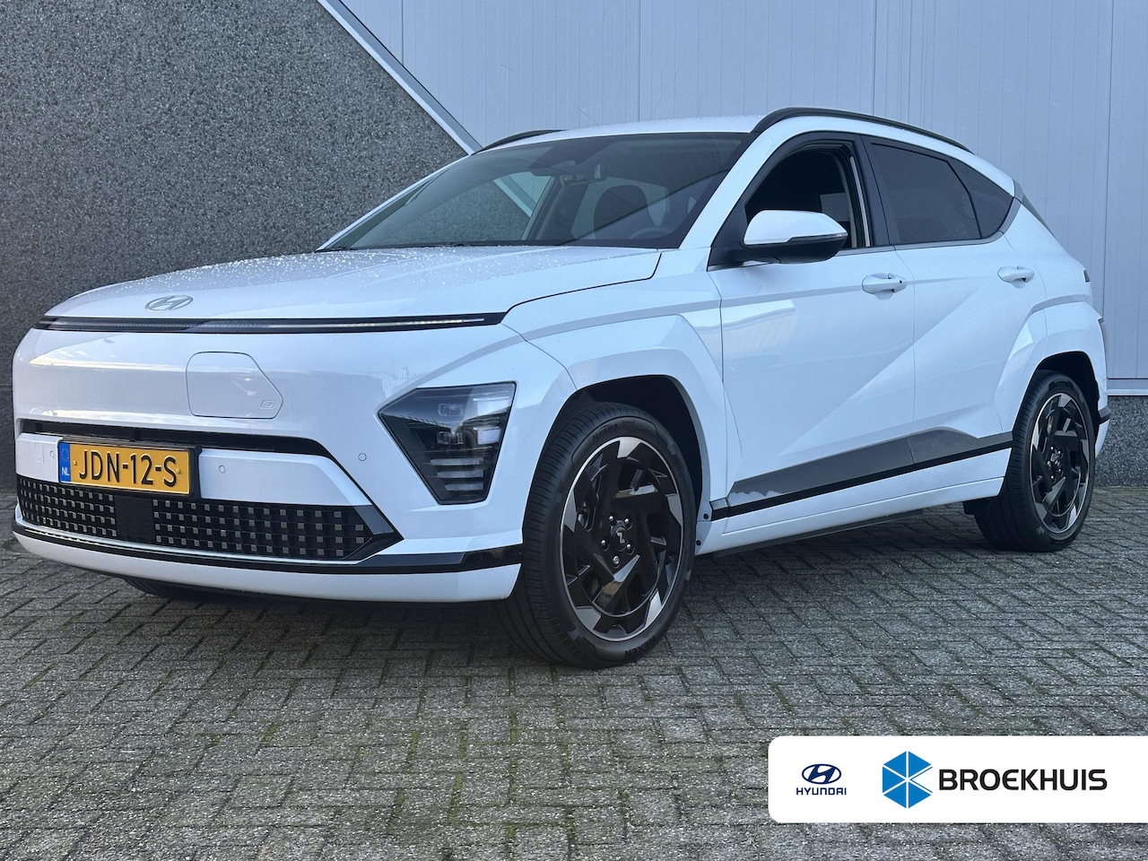 Hyundai Kona Electric - Comfort Smart 48.4 kWh / Navigatie / Blind-Spot Collision-Avoidance Assist / Adaptieve Cru - AutoWereld.nl