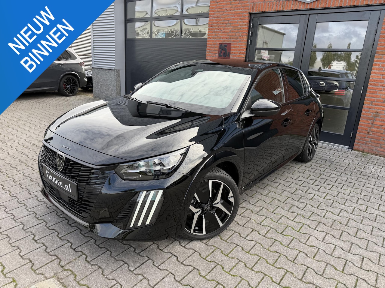 Peugeot e-208 - EV GT Avantage 51 kWh | Pano | Massage | Warmtepomp - AutoWereld.nl