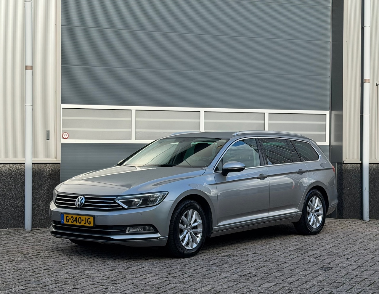 Volkswagen Passat Variant - 1.8 TSI Business Edition bj.2016 Autom|Navi|Trekh|Pdc. - AutoWereld.nl