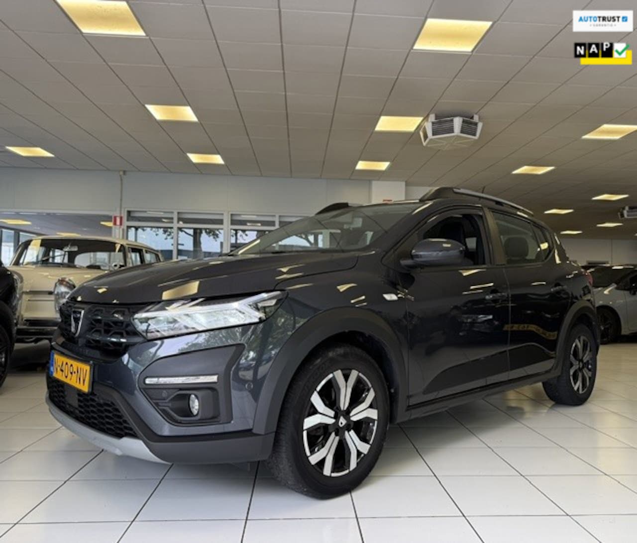 Dacia Sandero Stepway - 1.0 TCe 100 Bi-Fuel Comfort/1e Eigenaar/NAP/Dealer onderhouden/Apple Carplay/Camera/Trekha - AutoWereld.nl