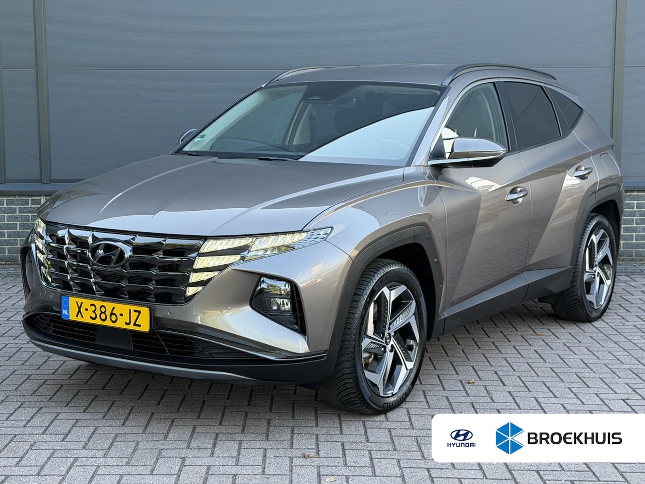 Hyundai Tucson - 1.6 T-GDI PHEV Comfort Smart 4WD / Dealer Onderhouden / Trekhaak / SOH 100% / 1350KG Trekg - AutoWereld.nl