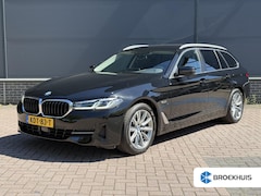 BMW 5-serie Touring - 5 Serie Touring 530e xDrive Executive / Elektrische trekhaak 2.000 kg / SOH 89% / LED / Vo