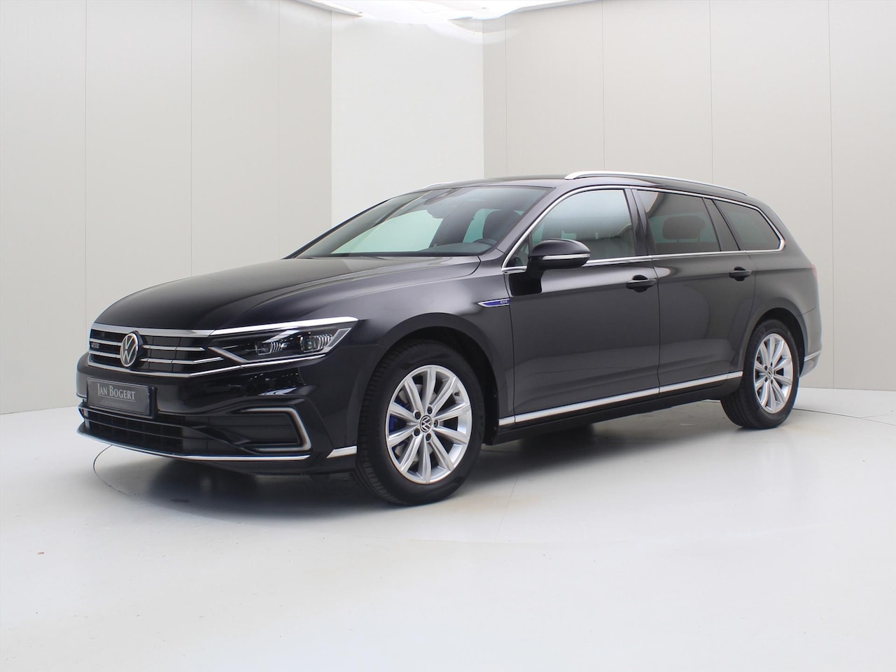Volkswagen Passat Variant - 1.4 TSI GTE 218PK DSG6 [ NAPPA LEDER+MATRIX LED+CAMERA+ACC+VIRTUAL+CLIMAAT+PDC+NAVIGATIE ] - AutoWereld.nl