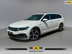 Volkswagen Passat Variant - 1.4 TSI * Panoramadak * Navigatiesysteem * Trekhaak