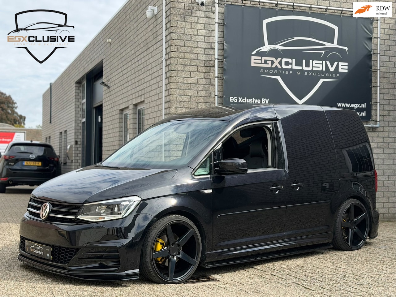 Volkswagen Caddy - 2.0 TDI L1H1 BMT | Airride|RS STOELEN|Custom GTI TCR & R-Line Bumpers - AutoWereld.nl