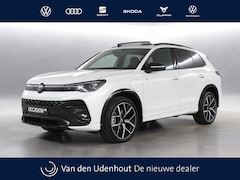 Volkswagen Tiguan - 1.5 eHybrid 204pk R-Line Edition DSG / Panoramadak / 360 Camera / Trekhaak wegklapbaar