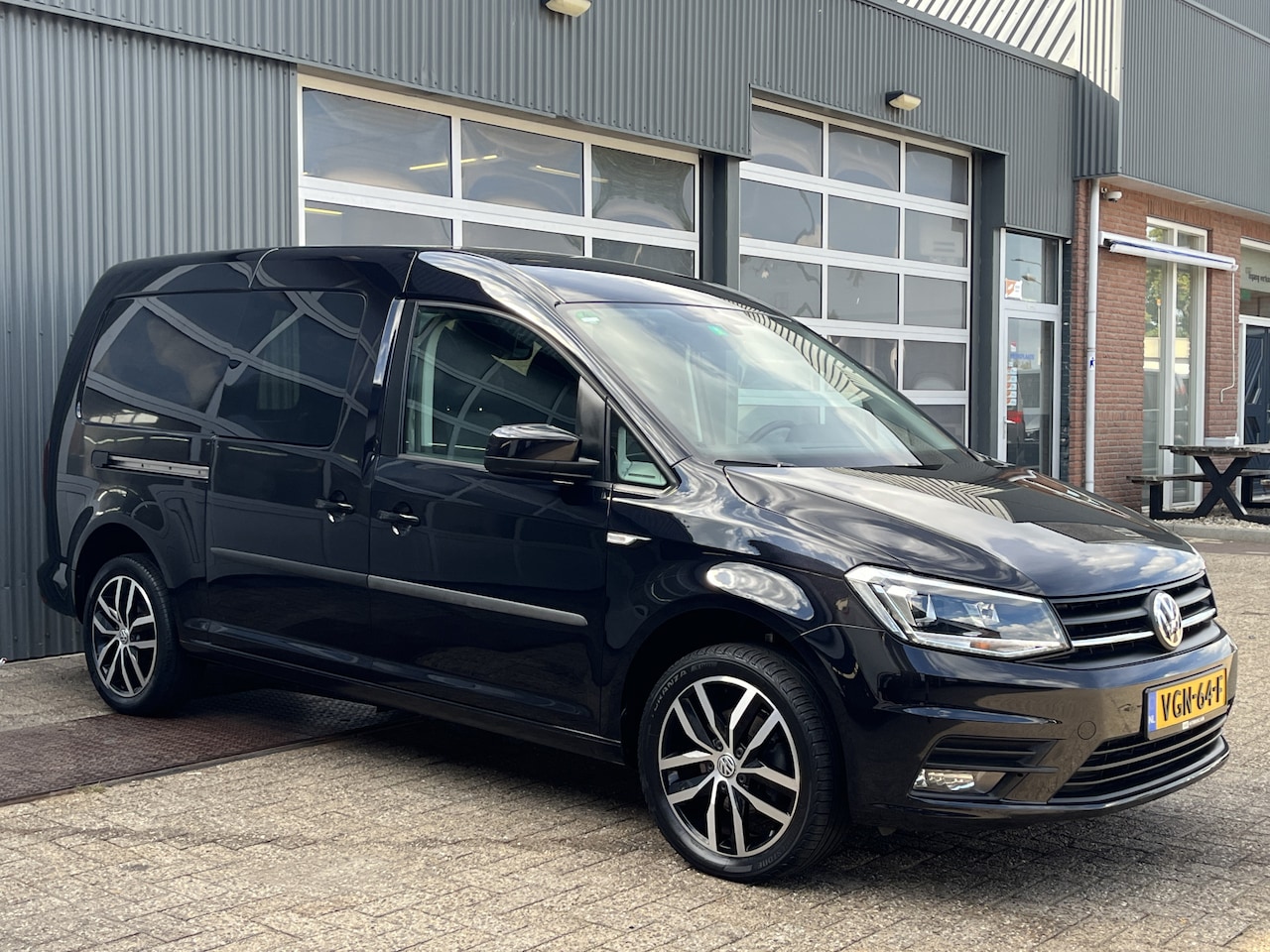 Volkswagen Caddy Maxi - 2.0 TDI L2H1 BMT C-Edition Airco Cruise controle Apple carplay Parkeersensoren achter Stuu - AutoWereld.nl