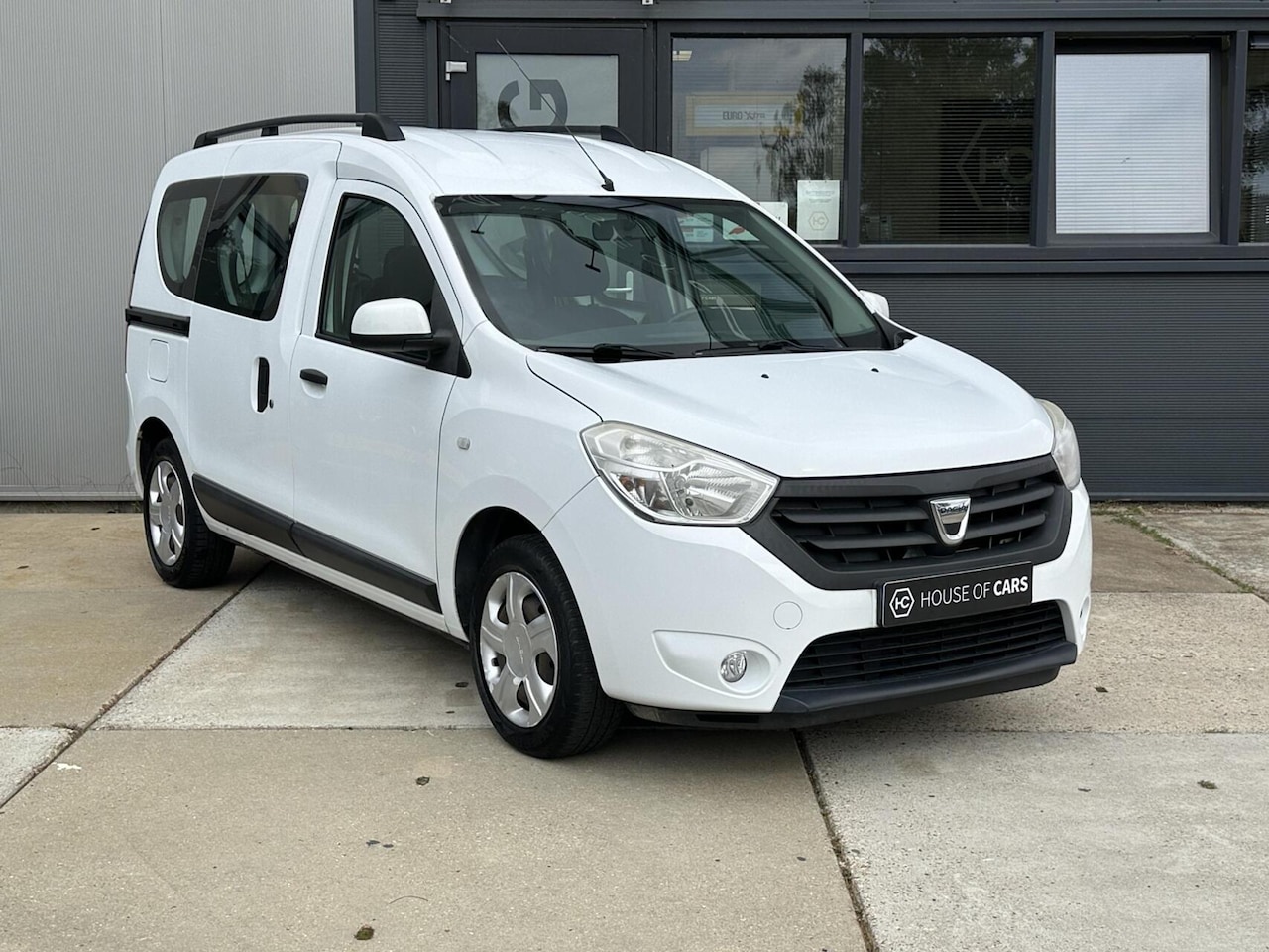 Dacia Dokker - combi 1.6 MPi Airco Cruise Navi Trekhaak PDC - AutoWereld.nl