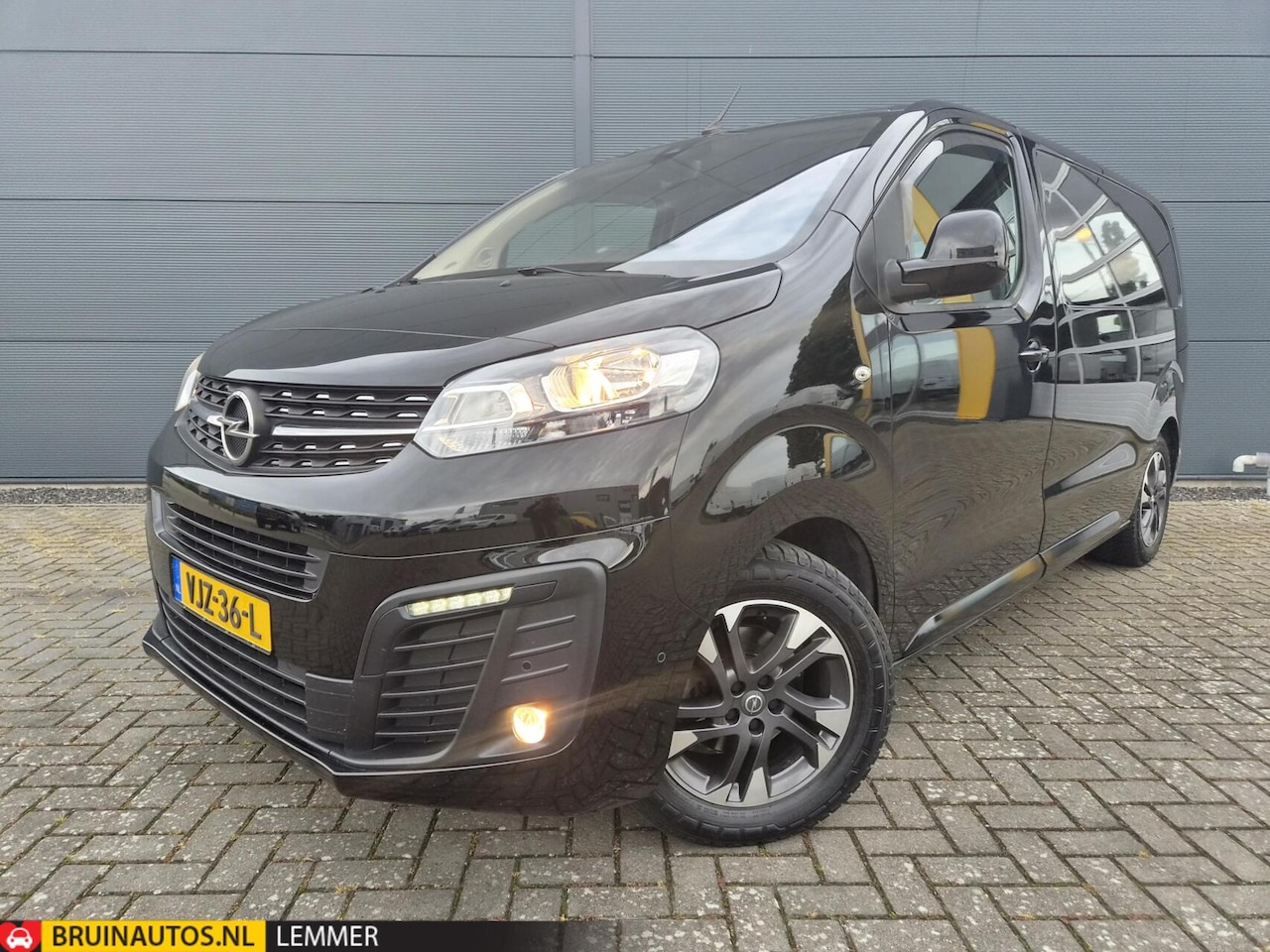 Opel Vivaro - 2.0 CDTI L2H1 Irmscher Carplay Automaat 177pk - AutoWereld.nl