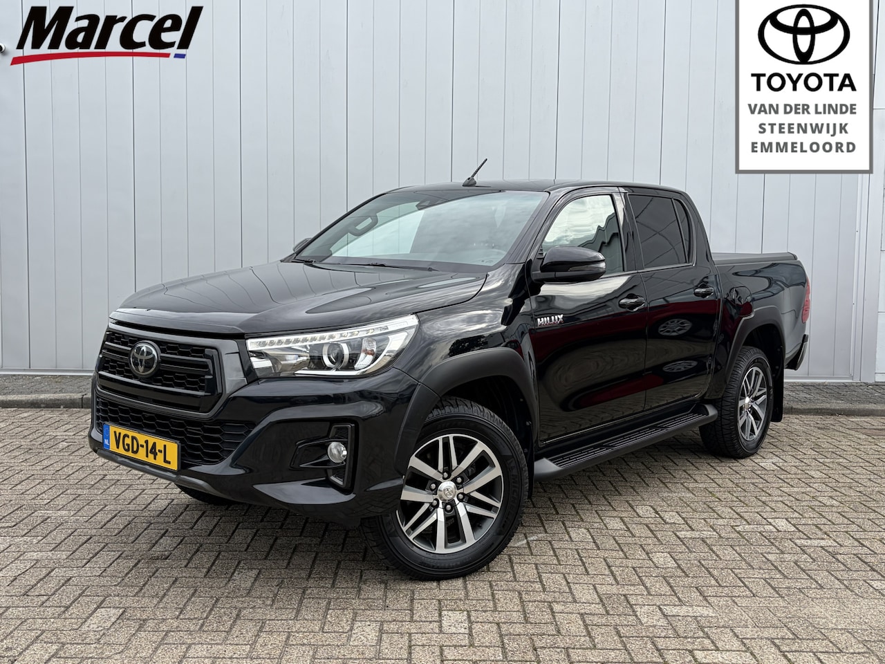 Toyota HiLux - 2.4 D-4D Double Cab Executive Automaat Roll Cover Trekhaak Camera - AutoWereld.nl