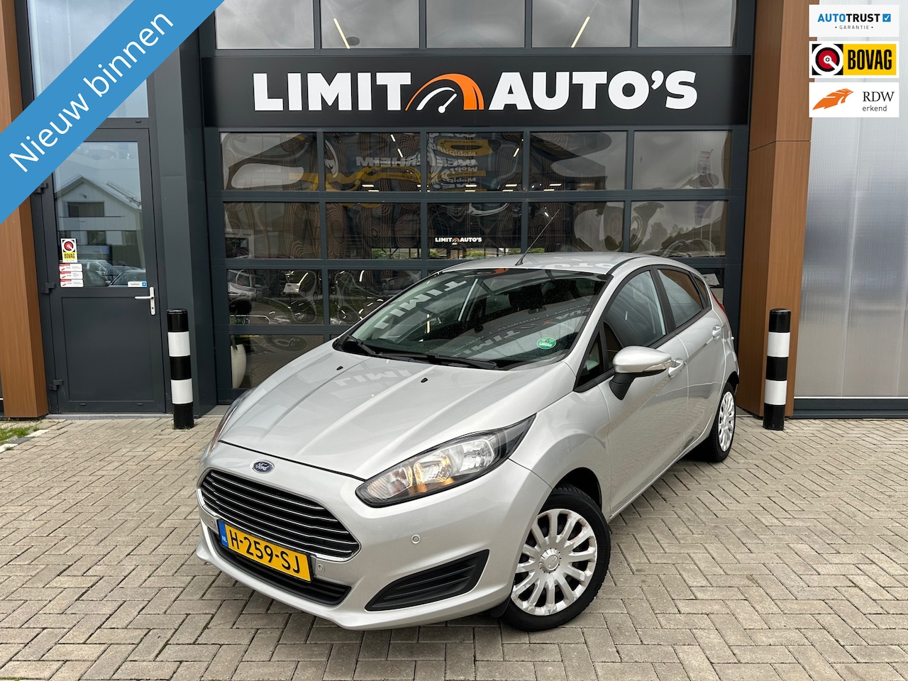 Ford Fiesta - 1.25 Titanium Airco/El.ramen/St.verwarming/Pdc.v+a/Apk - AutoWereld.nl