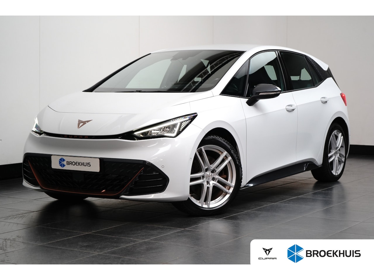 CUPRA Born - Adrenaline 82 kWh l 360gr Camera l 19" l PDC v&a l Stoelverwarming l Matrix LED l Speciale - AutoWereld.nl