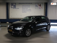 Volkswagen Golf - 1.0 TSI STOELVERWARMING / VELG / NW NAVI / LED / BLACK PACK