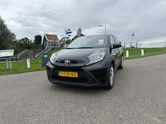 Toyota Aygo X - 1.0 VVT-i MT Play bj2023/achteruitrijcamera/NAP/historie aanwezig