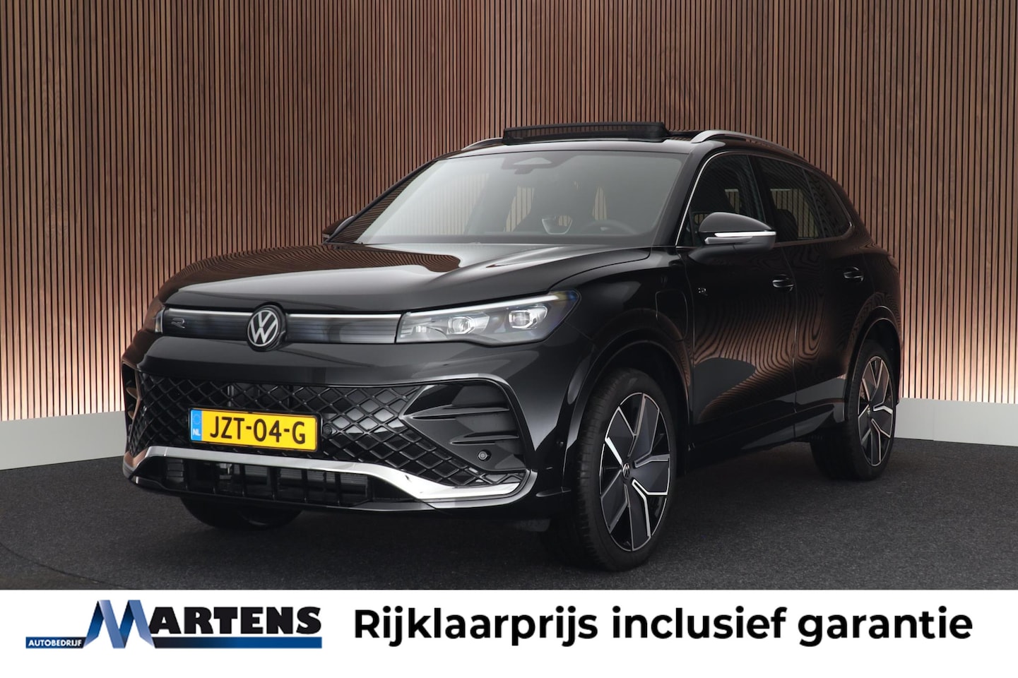 Volkswagen Tiguan - 1.5 272pk eHybrid R-Line Edition Trekhaak Camera Keyless Massage Virtual Cockpit Panoramad - AutoWereld.nl