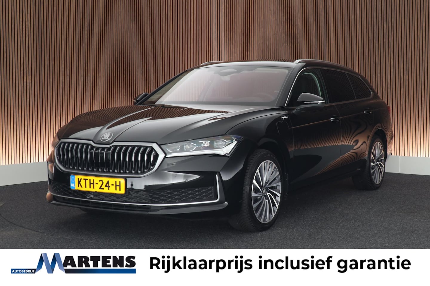 Skoda Superb Combi - 1.5 TSI 204pk PHEV Laurin&Klement HUD Keyless Canron Leder Virtual Cockpit Keyless Navigat - AutoWereld.nl