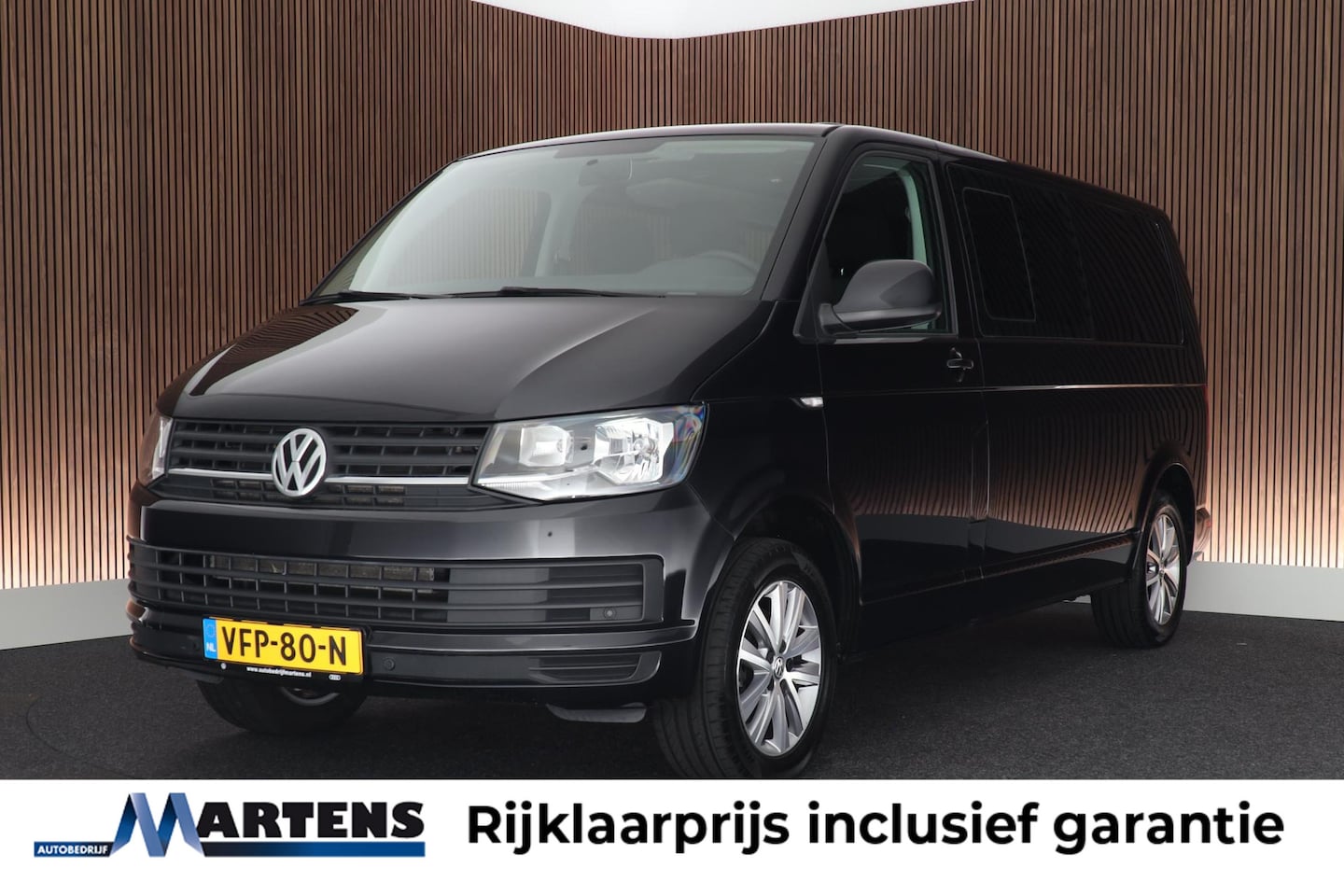 Volkswagen Transporter - 2.0 TDI 150pk DSG Rolstoel Trekhaak Cruise Control Navigatie PDC - AutoWereld.nl