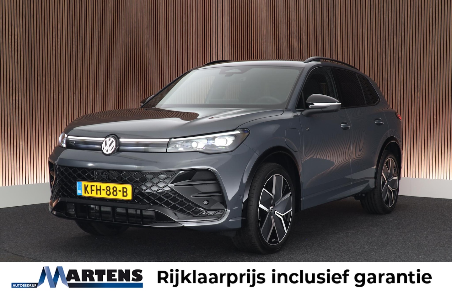 Volkswagen Tiguan - 1.5 272pk eHybrid R-Line Business Black Style 360Camera Head-Up Keyless Massage Carplay - AutoWereld.nl