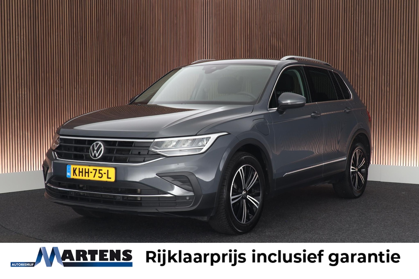 Volkswagen Tiguan - 1.4 TSI 245pk eHybrid Life Virtual Cockpit ACC Carplay - AutoWereld.nl