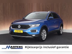Volkswagen T-Roc - 1.5 TSI 150pk DSG Sport Trekhaak Stoelverwarming Camera Keyless Stoelverwarming Navigatie