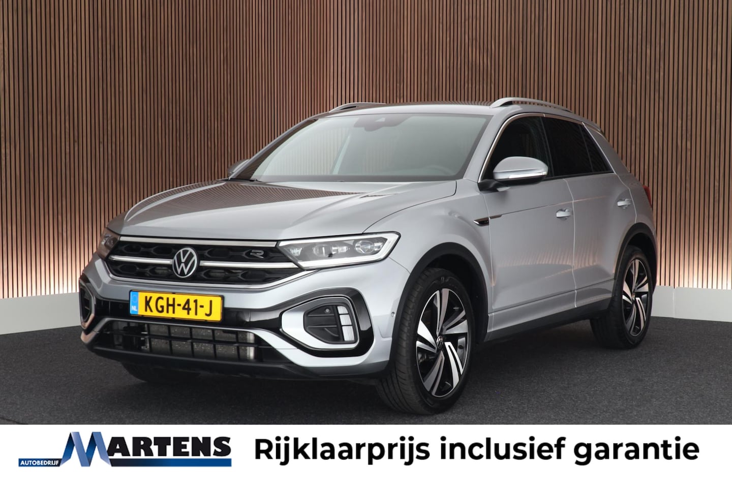 Volkswagen T-Roc - 1.5 TSI 150pk DSG R-Line Edition Camera Stoelverwarming Keyless Adaptive Cruise Virtual Co - AutoWereld.nl