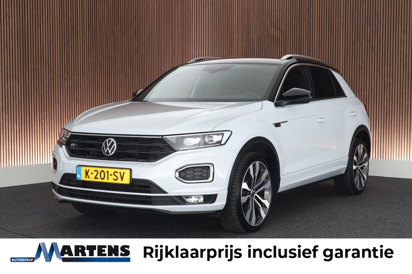 Volkswagen T-Roc - 1.5 TSI 150pk DSG R-Line Sport Keyless Virtual Cockpit Navigatie - AutoWereld.nl