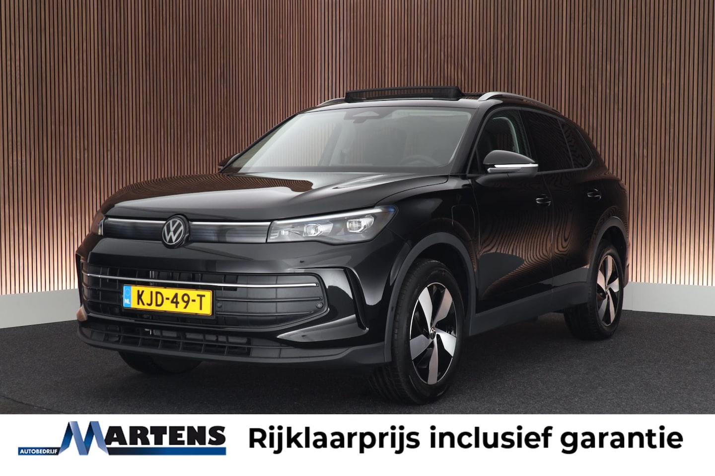 Volkswagen Tiguan - 1.5 204pk eHybrid Life Camera Keyless Virtual Cockpit Carplay Panoramadak Trekhaak - AutoWereld.nl