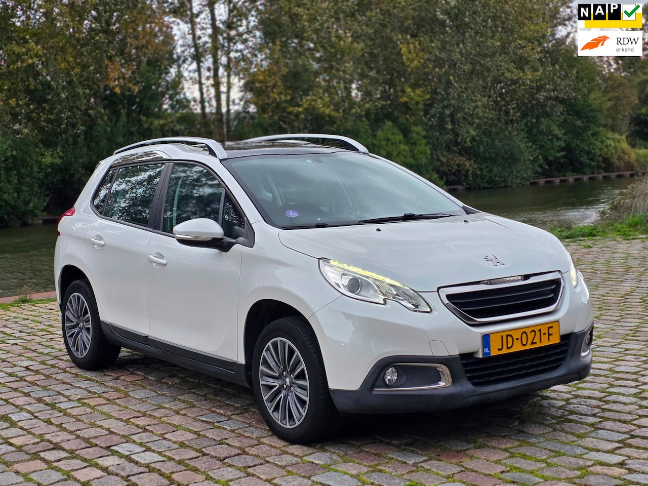 Peugeot 2008 - 1.2 PureTech Active Automaat panorama dak navigatie cruis control - AutoWereld.nl
