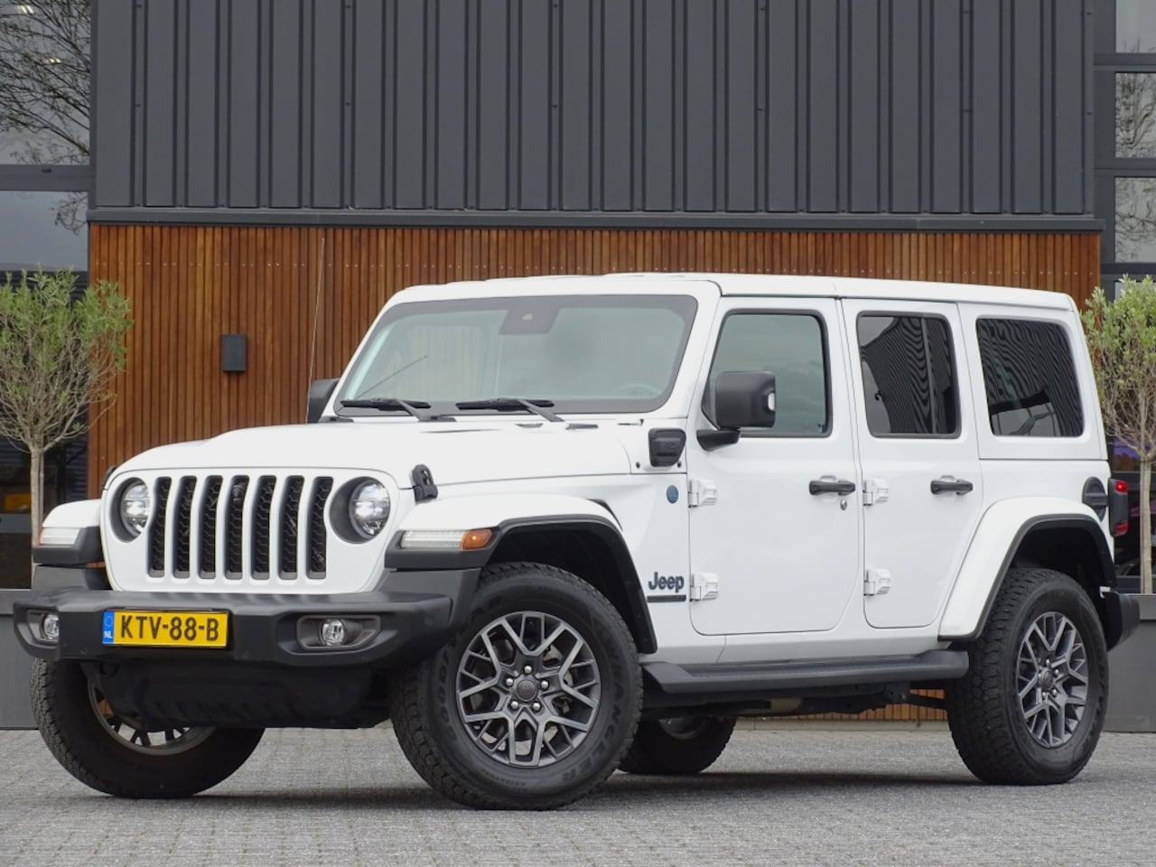 Jeep Wrangler Unlimited - Hybrid 380PK 4xe / 80th Anniversary edit. / 360° - AutoWereld.nl