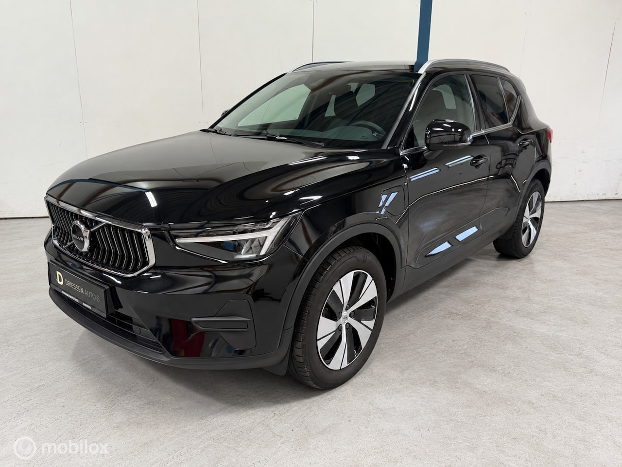 Volvo XC40 - 1.5 T4 Plug-in hybrid Plus Bright LEER / 1E EIGENAAR - AutoWereld.nl
